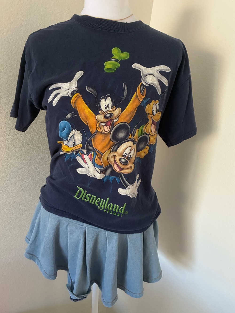 Vintage Disneyland Mickey & friends t 💙